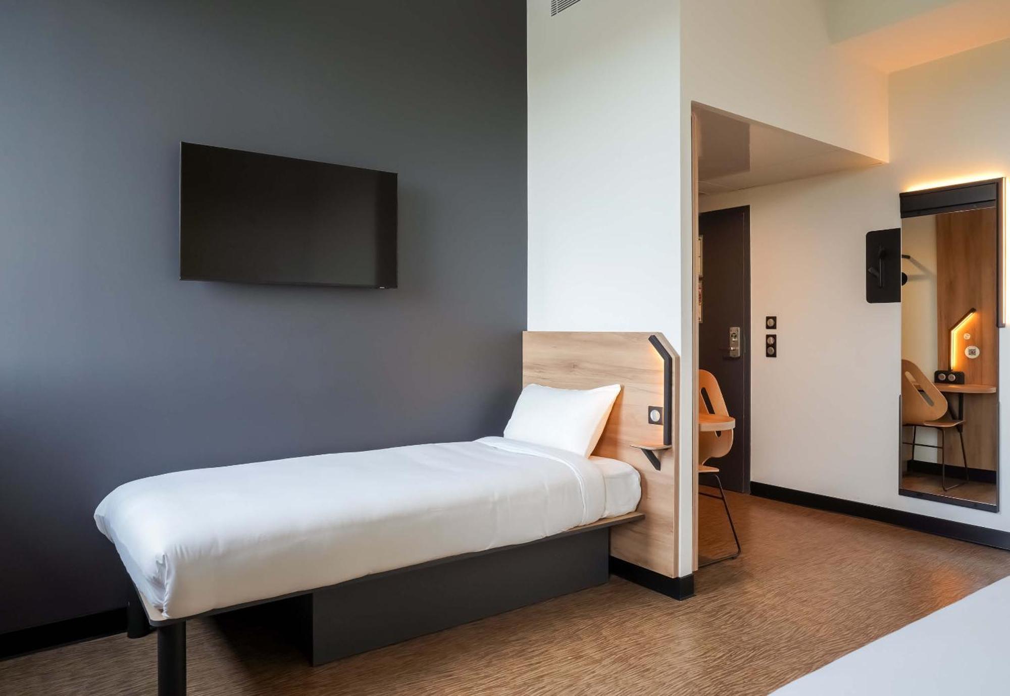 B&B Hotel Paris Porte D'Orleans Montrouge Bagian luar foto