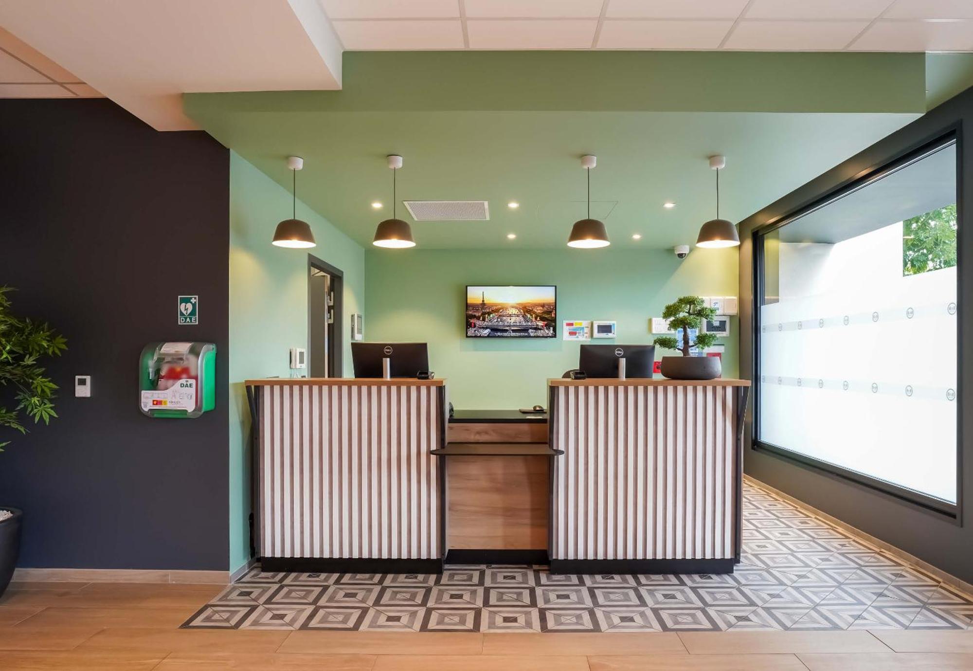 B&B Hotel Paris Porte D'Orleans Montrouge Bagian luar foto