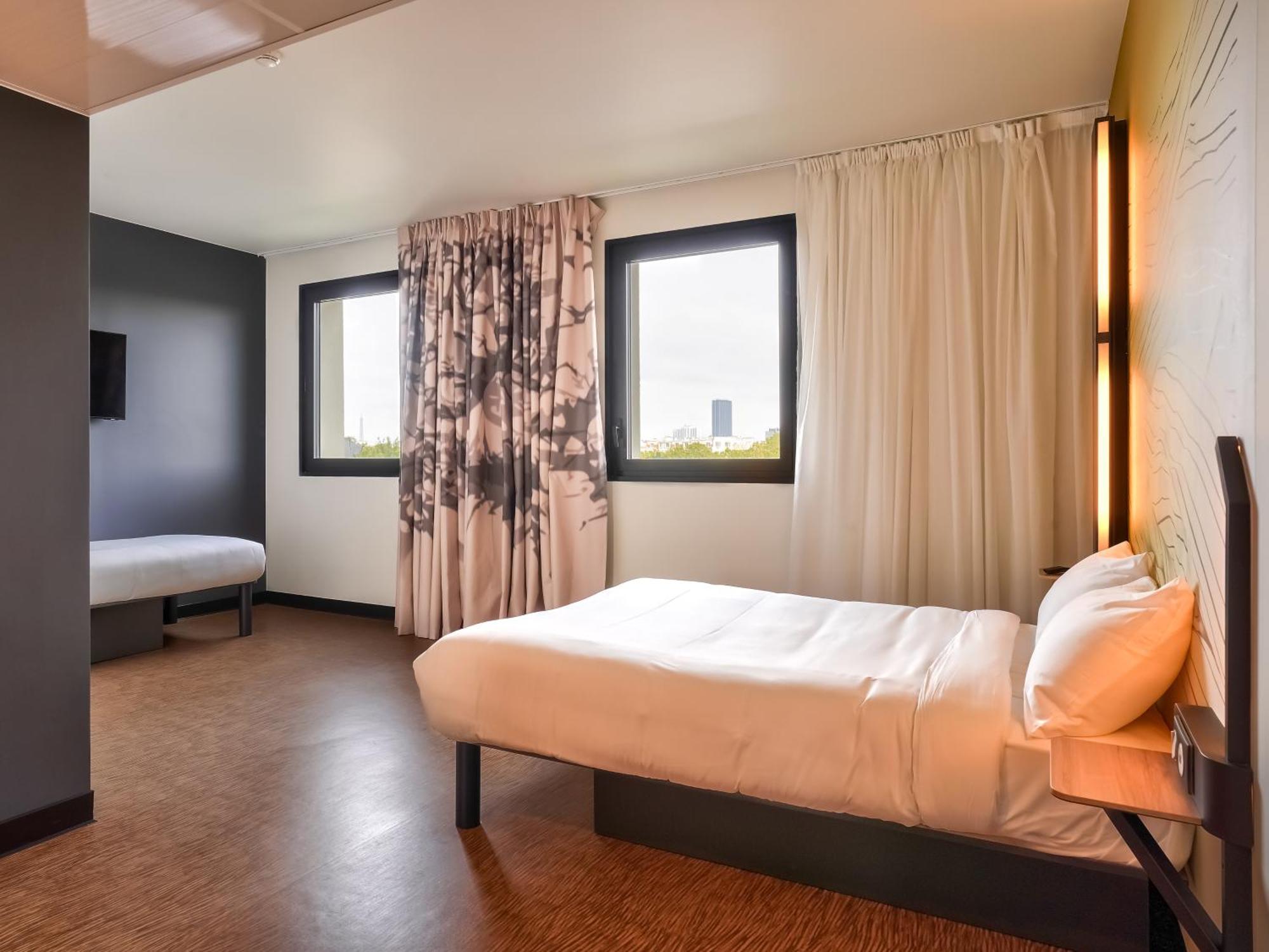 B&B Hotel Paris Porte D'Orleans Montrouge Bagian luar foto