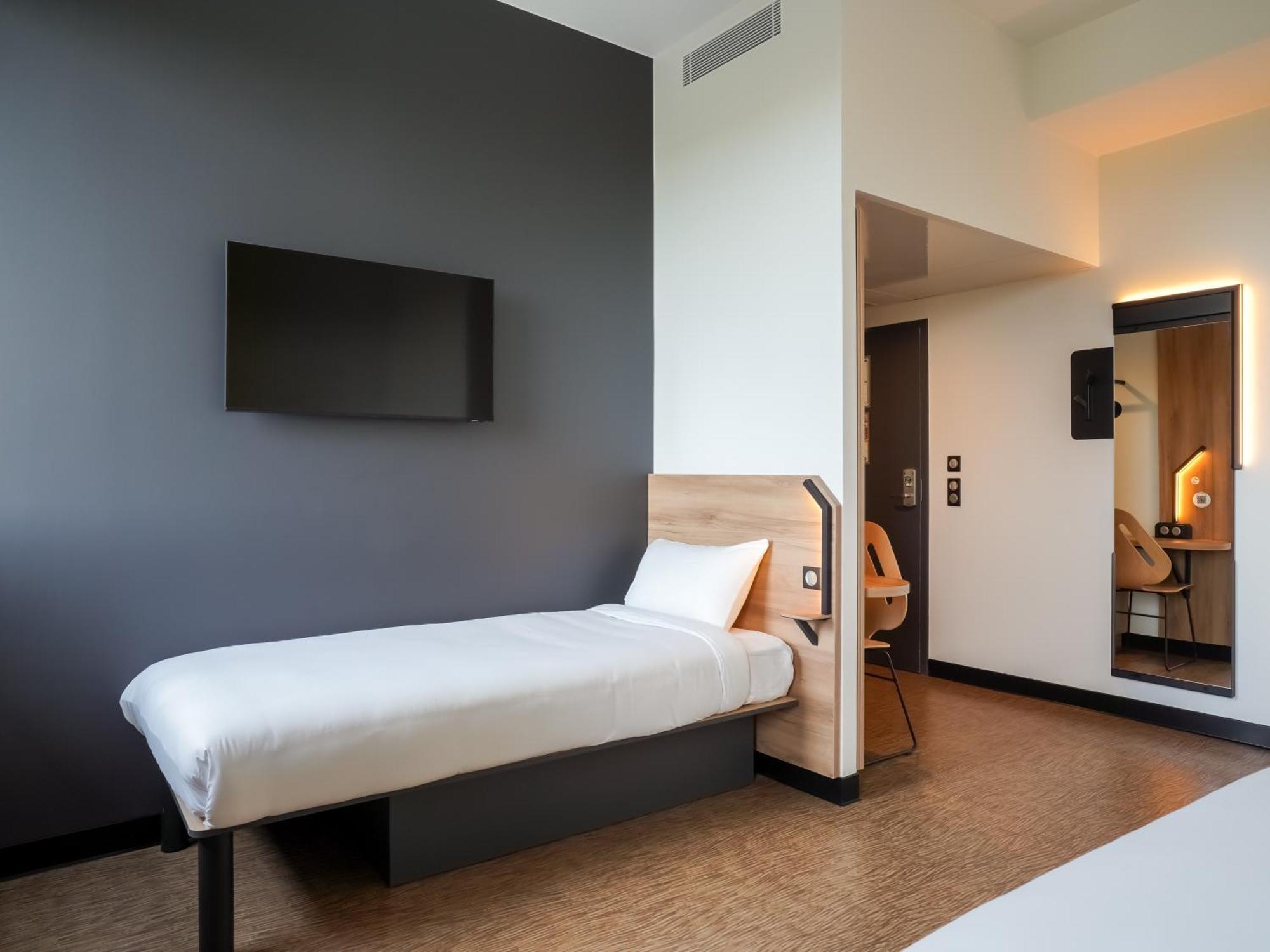 B&B Hotel Paris Porte D'Orleans Montrouge Bagian luar foto